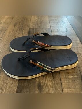 Sperry Sea fish Flip Flop Sandals Navy Plaid Women’s 8